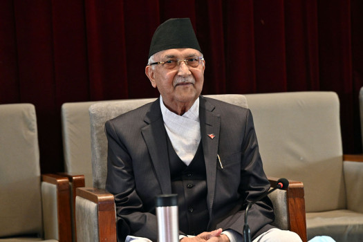 प्रचण्ड कमजोर भइरहँदा सत्तामा एमालेको च्याँखे दाउ, देउवाले दिएनन् चासो